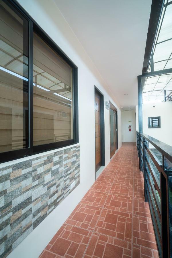 Oyo 199 Solange Apartelle Davao Bagian luar foto