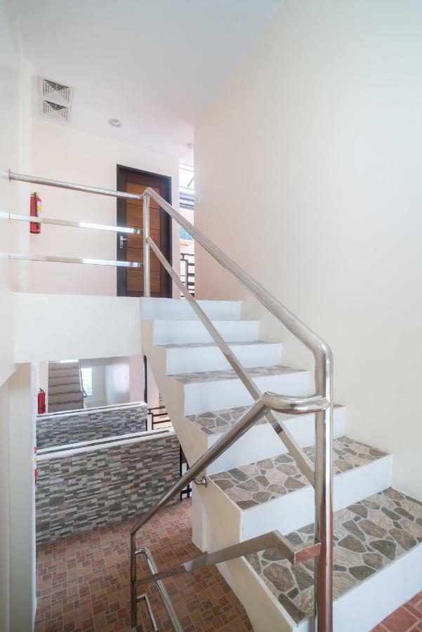 Oyo 199 Solange Apartelle Davao Bagian luar foto