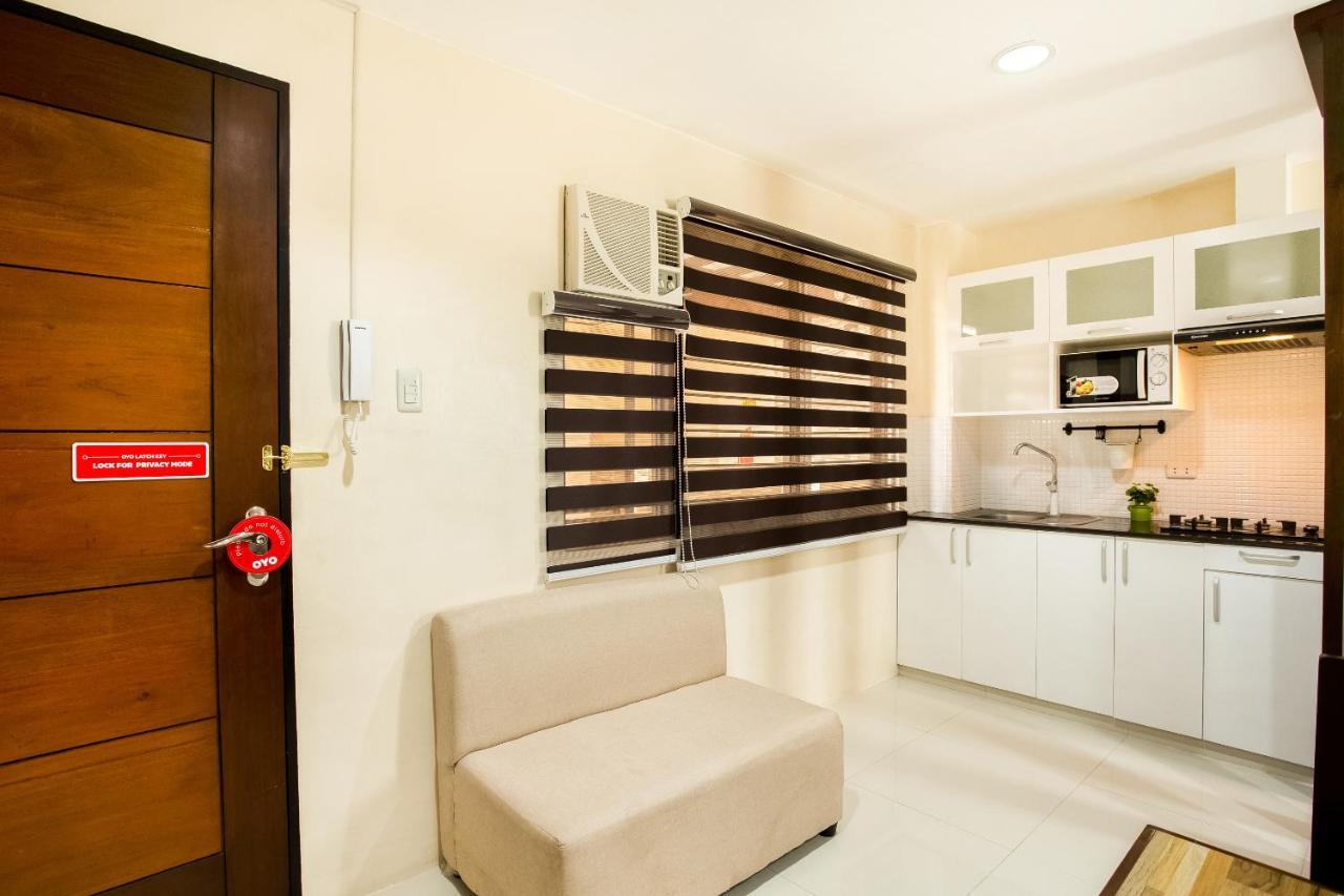Oyo 199 Solange Apartelle Davao Bagian luar foto