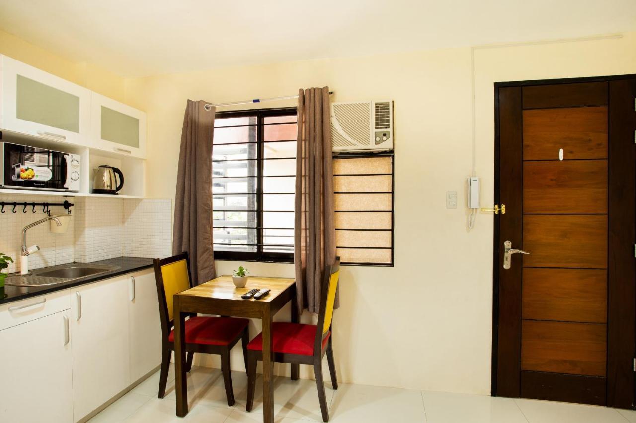 Oyo 199 Solange Apartelle Davao Bagian luar foto
