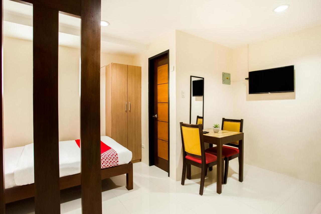 Oyo 199 Solange Apartelle Davao Bagian luar foto
