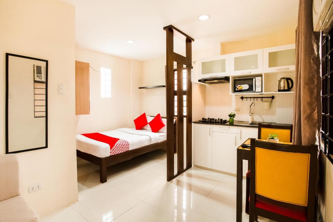 Oyo 199 Solange Apartelle Davao Bagian luar foto