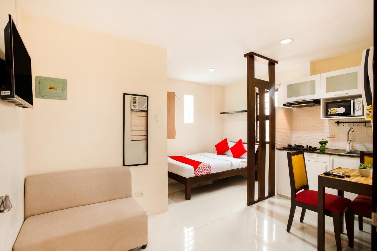 Oyo 199 Solange Apartelle Davao Bagian luar foto