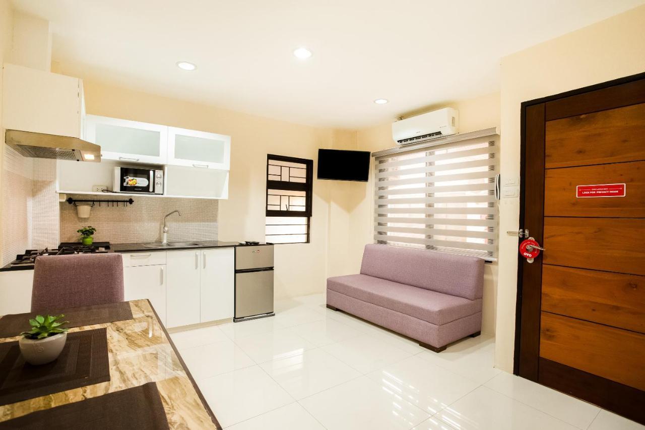 Oyo 199 Solange Apartelle Davao Bagian luar foto